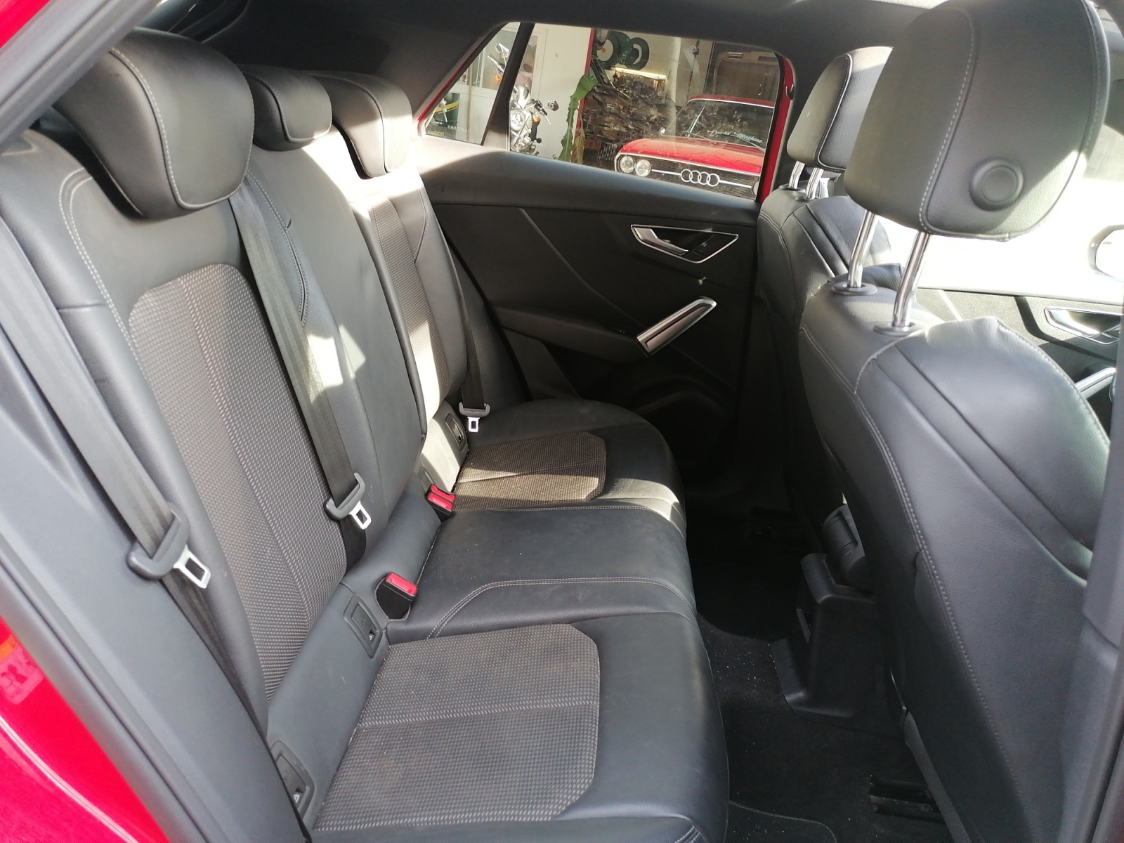 
								AUDI Q2 1.4 TFSI COD 150CH S tronic 7 S Line complet									