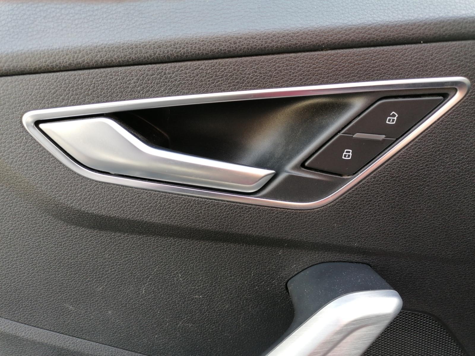 
								AUDI Q2 1.4 TFSI COD 150CH S tronic 7 S Line complet									