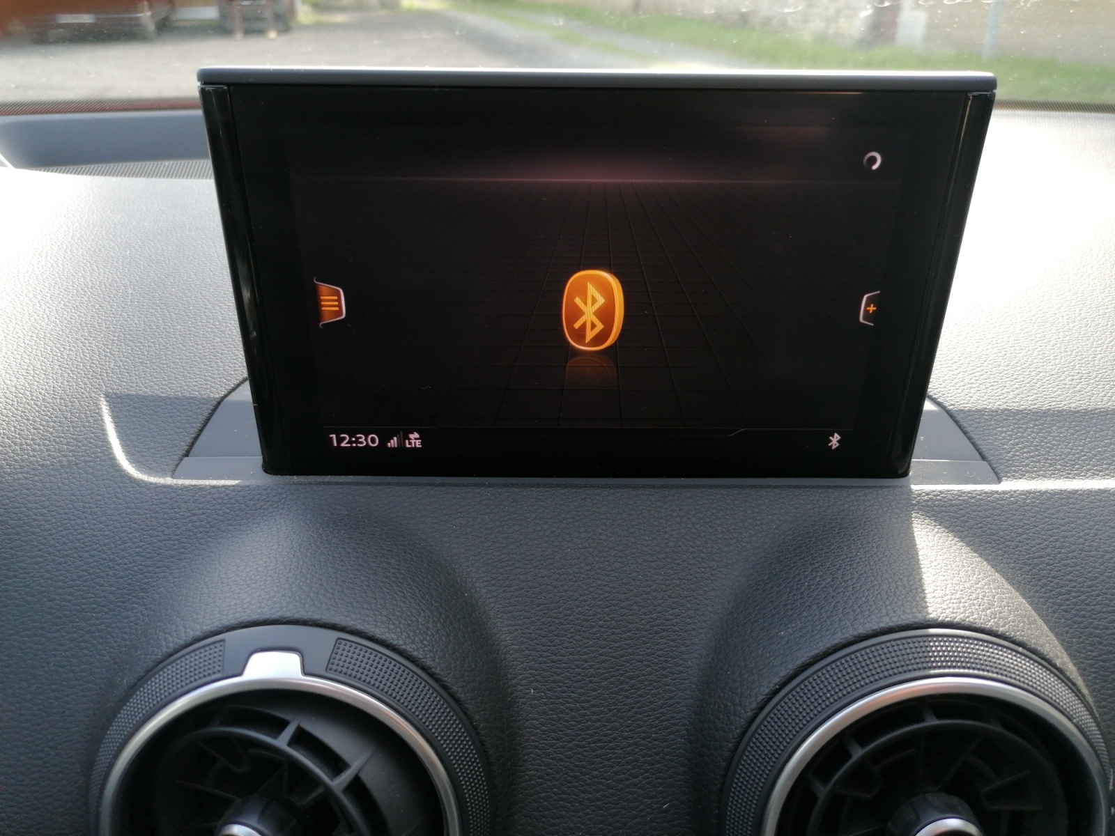 
								AUDI Q2 1.4 TFSI COD 150CH S tronic 7 S Line complet									