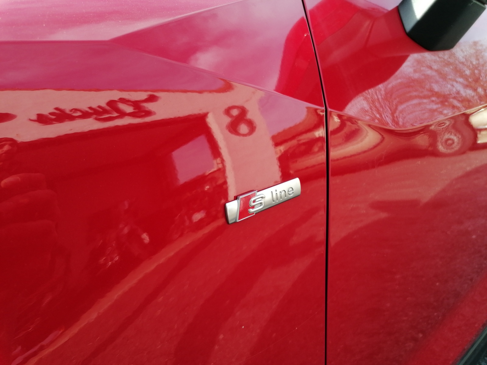 
								AUDI Q2 1.4 TFSI COD 150CH S tronic 7 S Line complet									