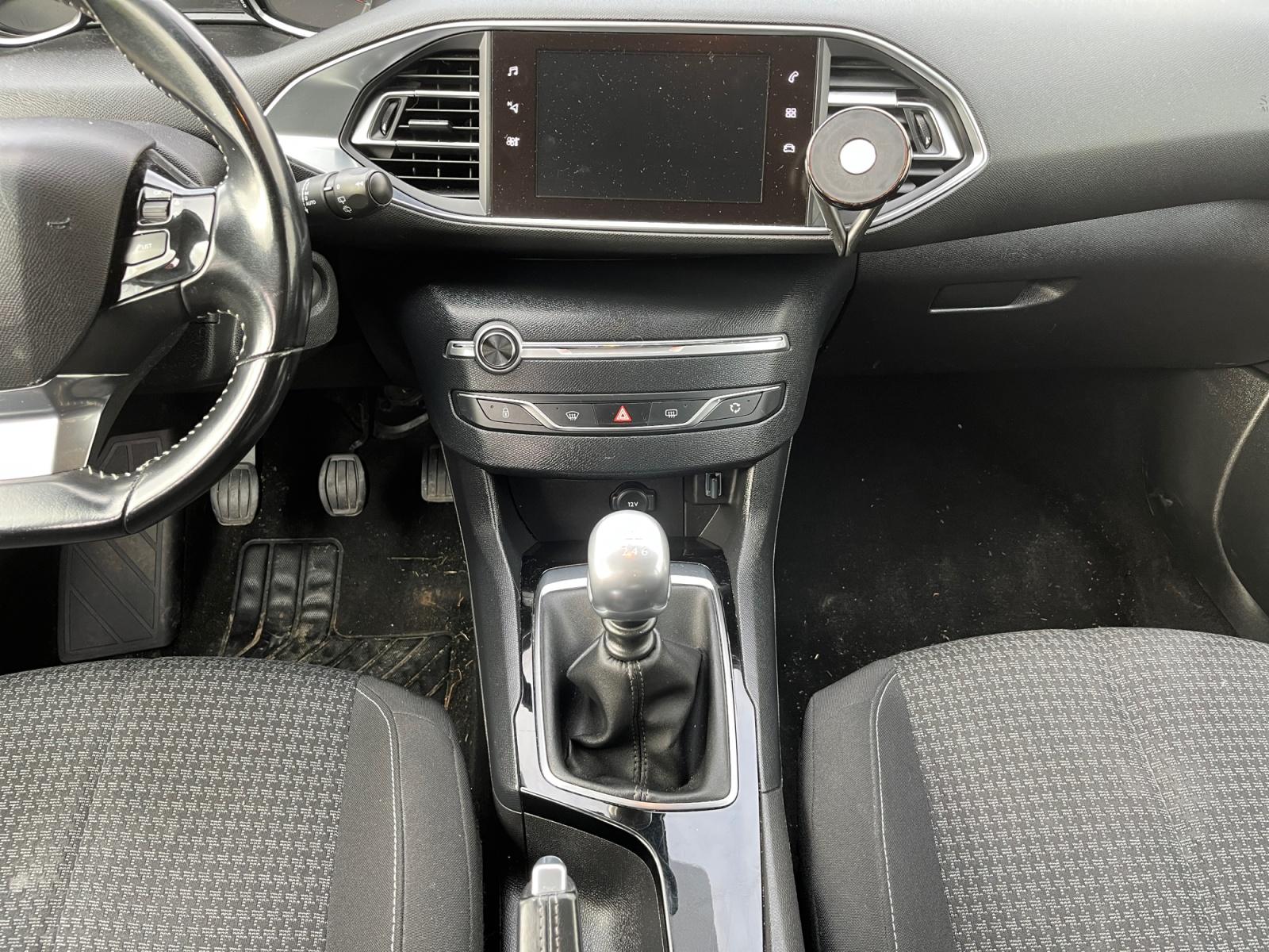 
								Peugeot 308 1.5 blue hdi 130 cv style bvm6 complet									