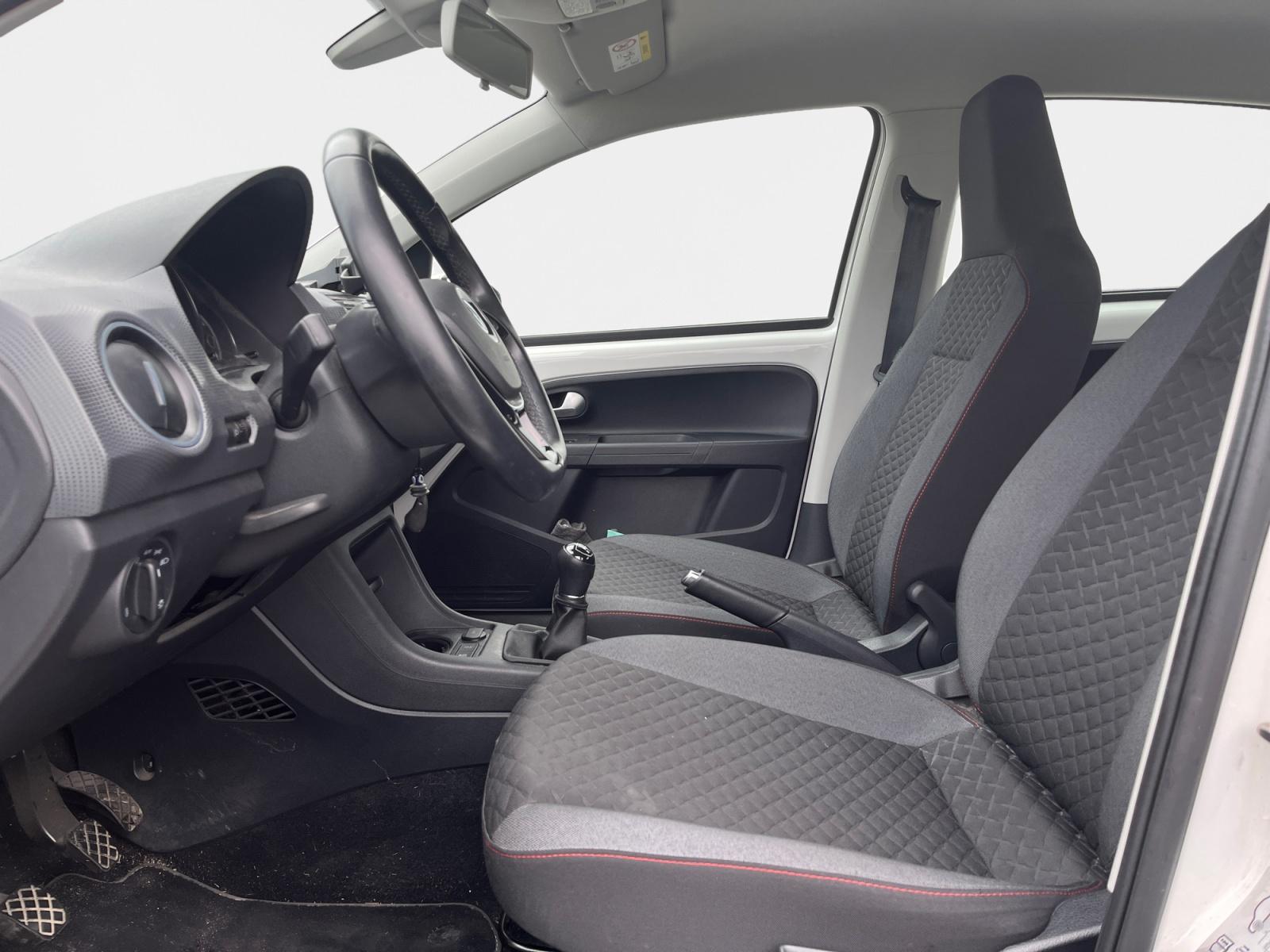 
								VOLKSWAGEN UP 1.0 60 BlueMotion Technology BVM5 Up! Connect complet									