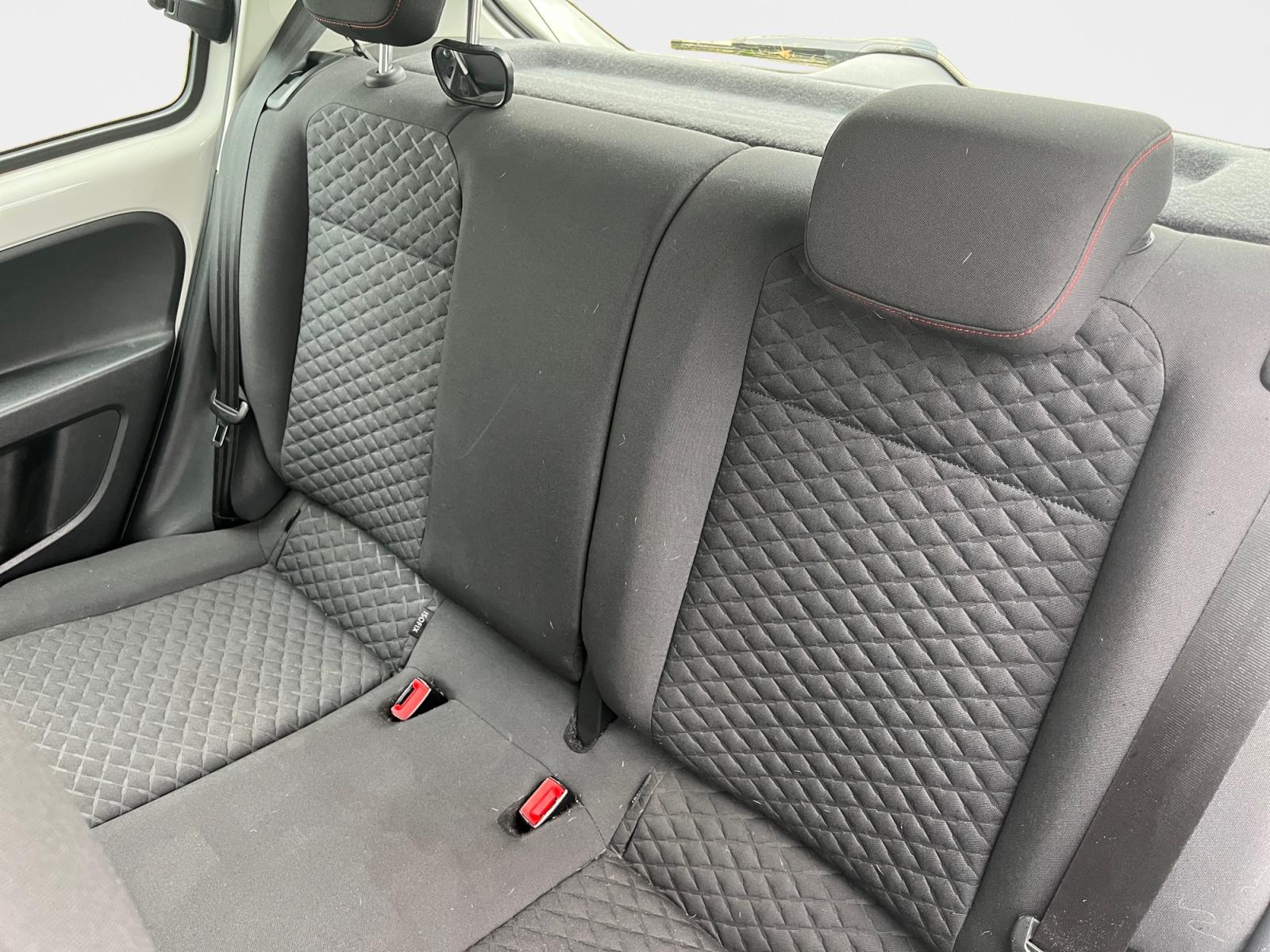 
								VOLKSWAGEN UP 1.0 60 BlueMotion Technology BVM5 Up! Connect complet									