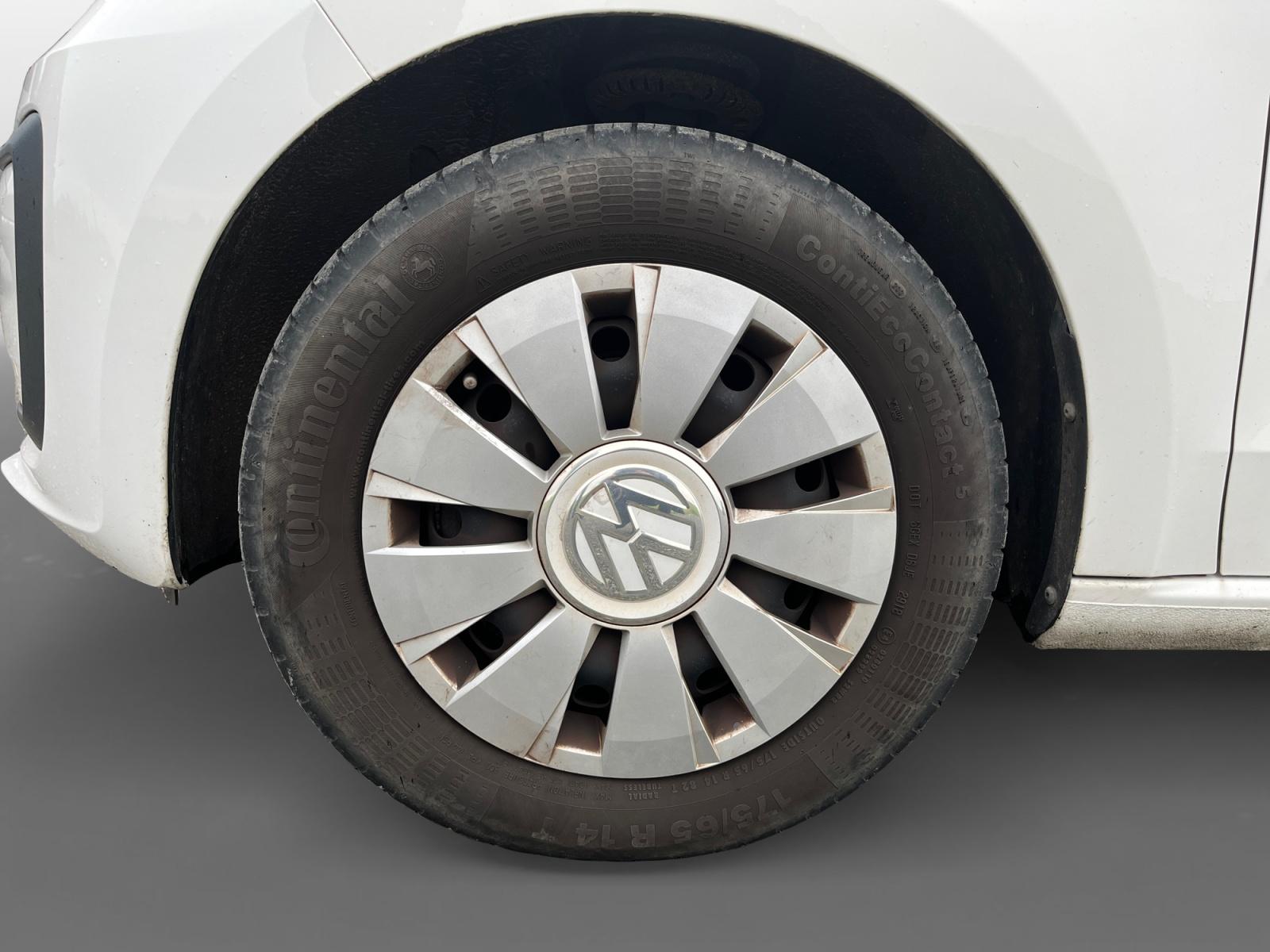 
								VOLKSWAGEN UP 1.0 60 BlueMotion Technology BVM5 Up! Connect complet									