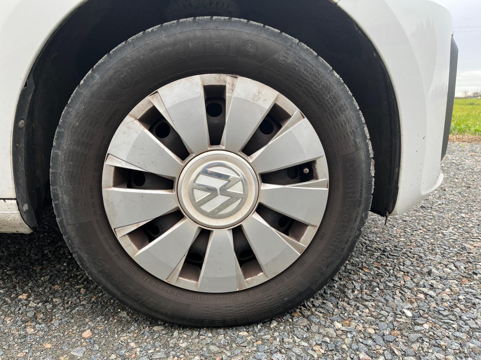 
								VOLKSWAGEN UP 1.0 60 BlueMotion Technology BVM5 Up! Connect complet									