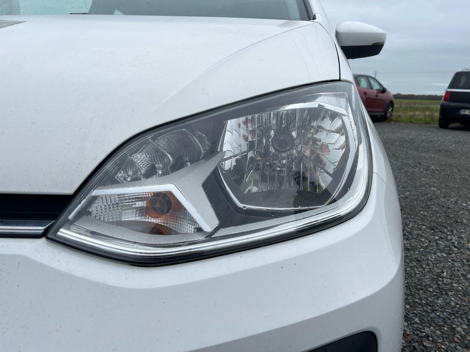 
								VOLKSWAGEN UP 1.0 60 BlueMotion Technology BVM5 Up! Connect complet									