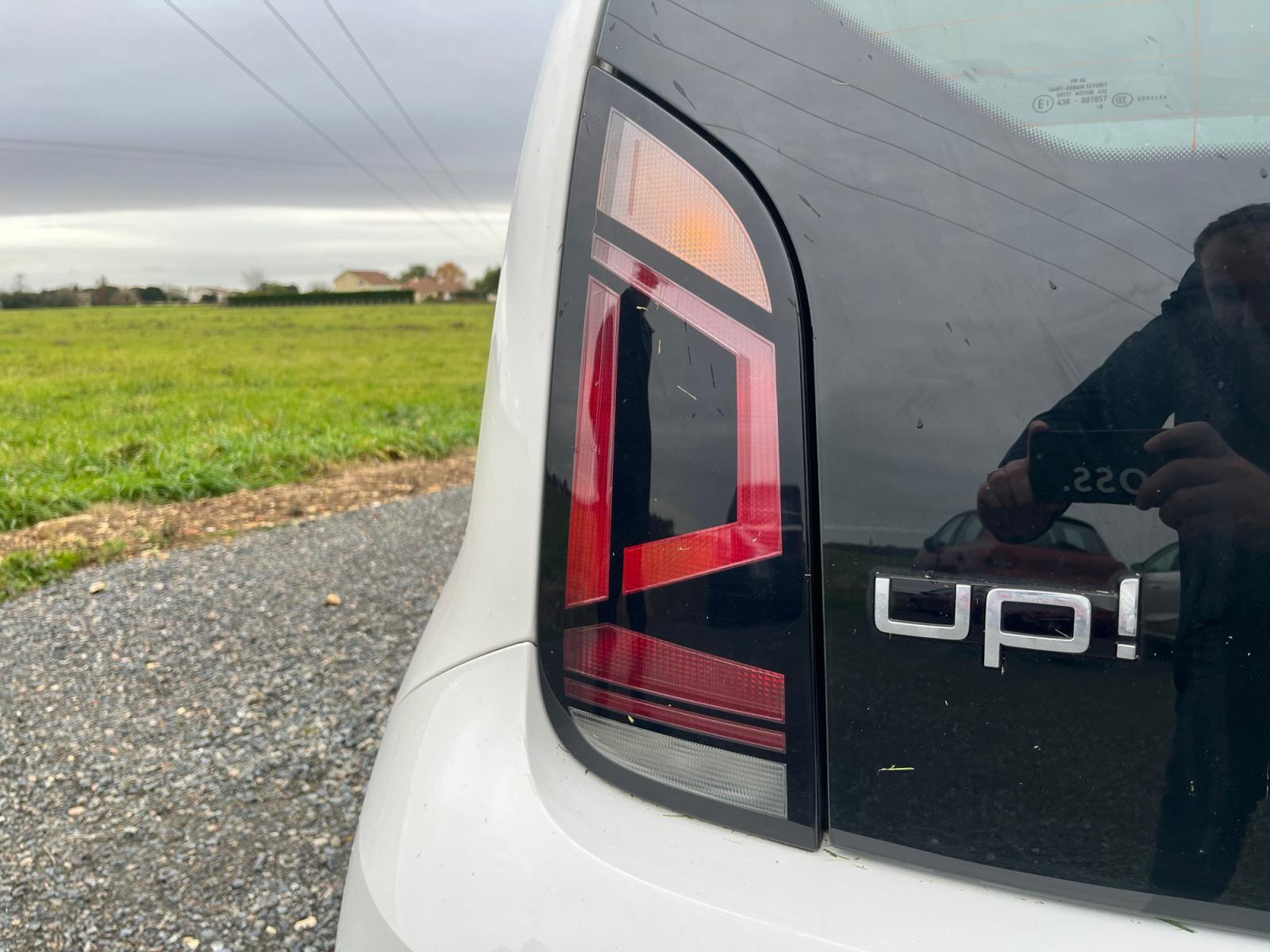 
								VOLKSWAGEN UP 1.0 60 BlueMotion Technology BVM5 Up! Connect complet									