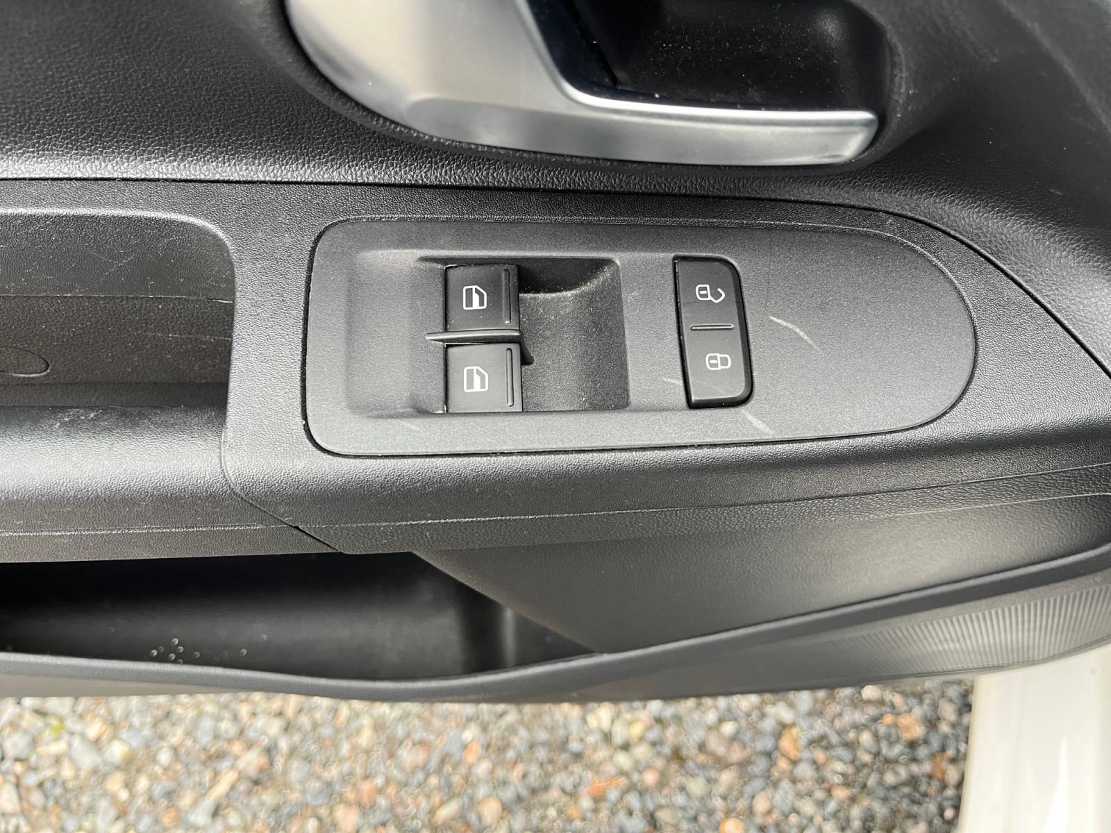 
								VOLKSWAGEN UP 1.0 60 BlueMotion Technology BVM5 Up! Connect complet									