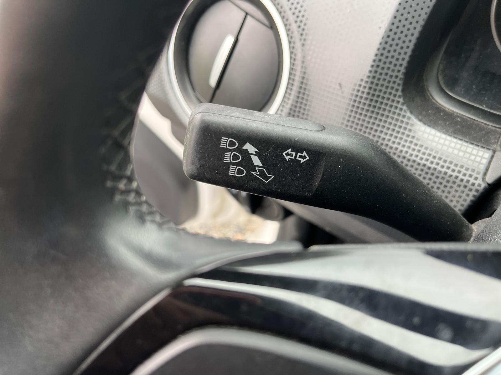 
								VOLKSWAGEN UP 1.0 60 BlueMotion Technology BVM5 Up! Connect complet									