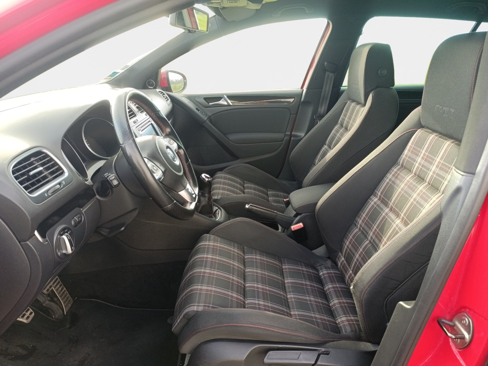 
								VOLKSWAGEN GOLF VI 2.0 TSI 210 CV GTI BVM6 complet									