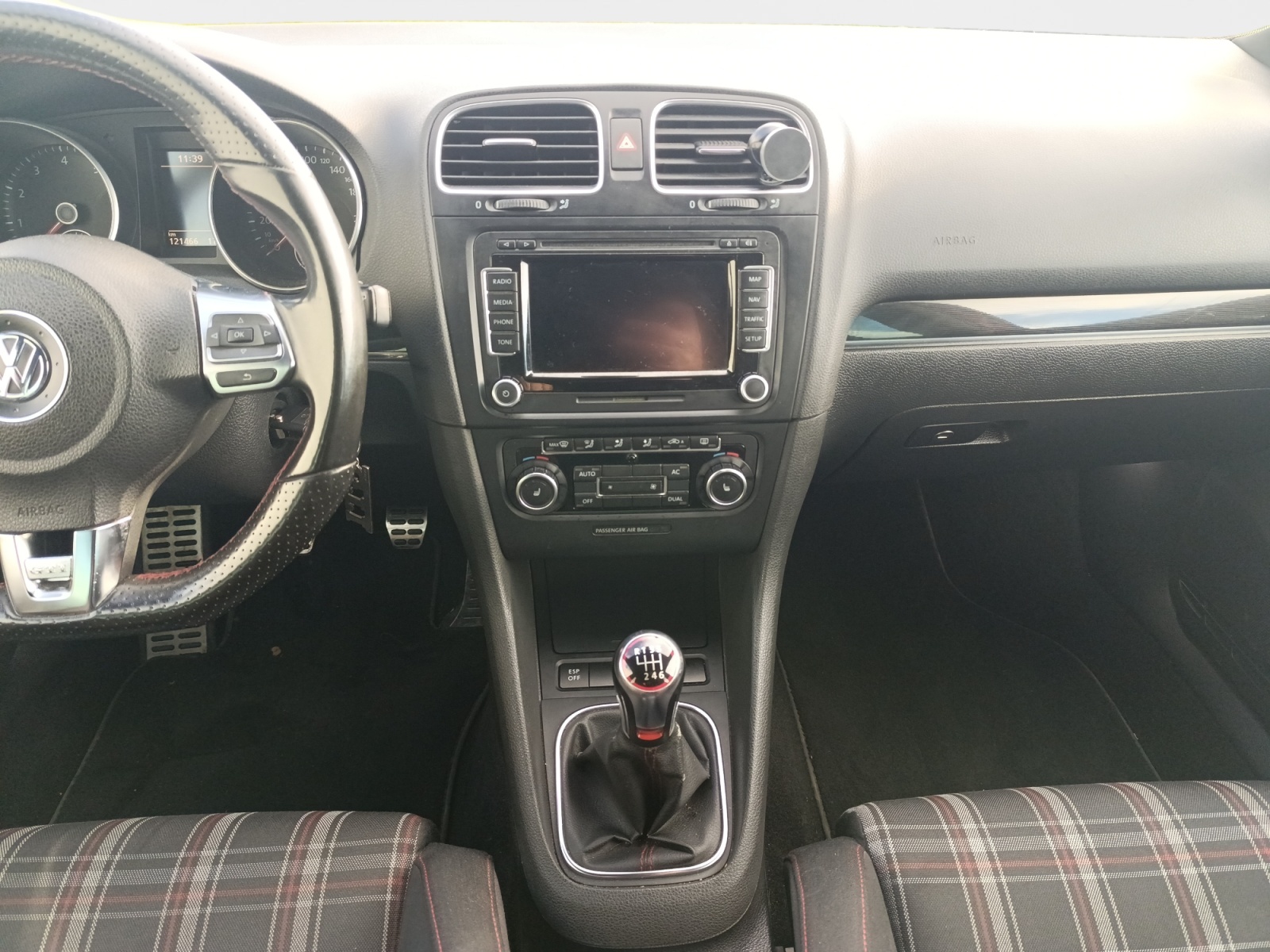 
								VOLKSWAGEN GOLF VI 2.0 TSI 210 CV GTI BVM6 complet									