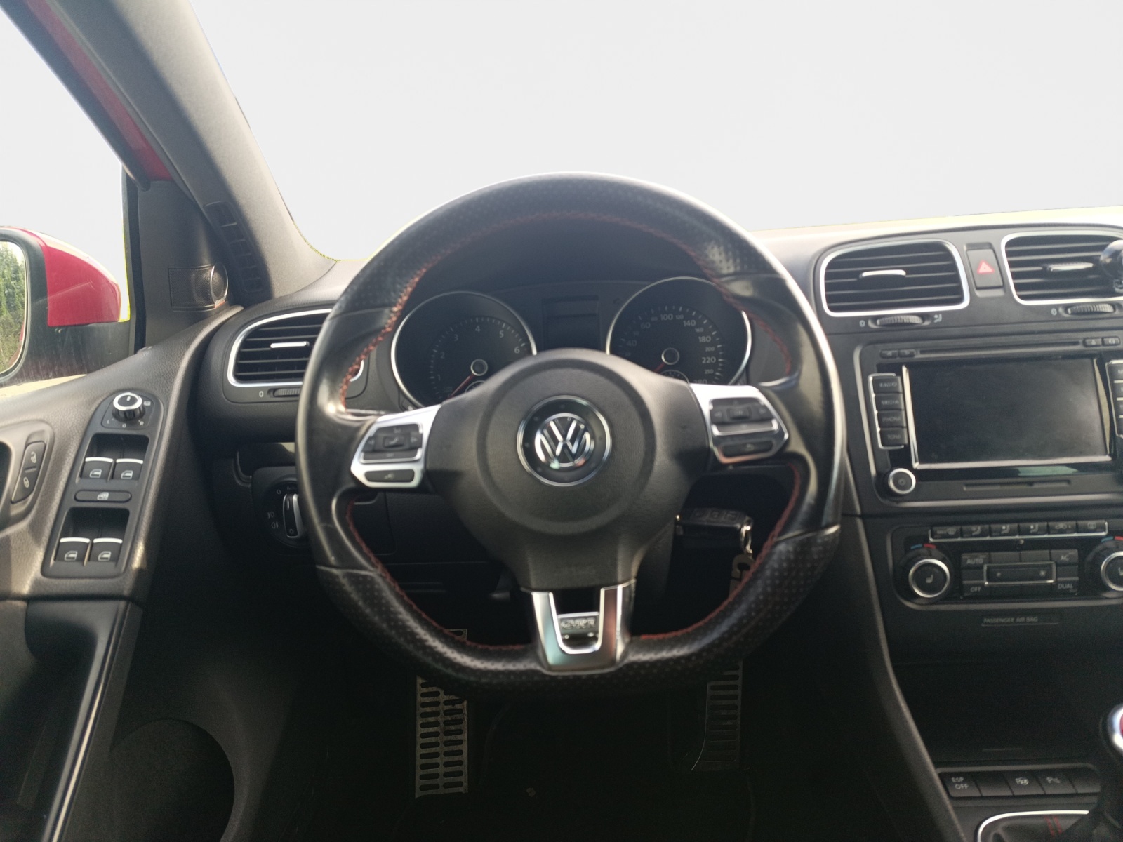 
								VOLKSWAGEN GOLF VI 2.0 TSI 210 CV GTI BVM6 complet									