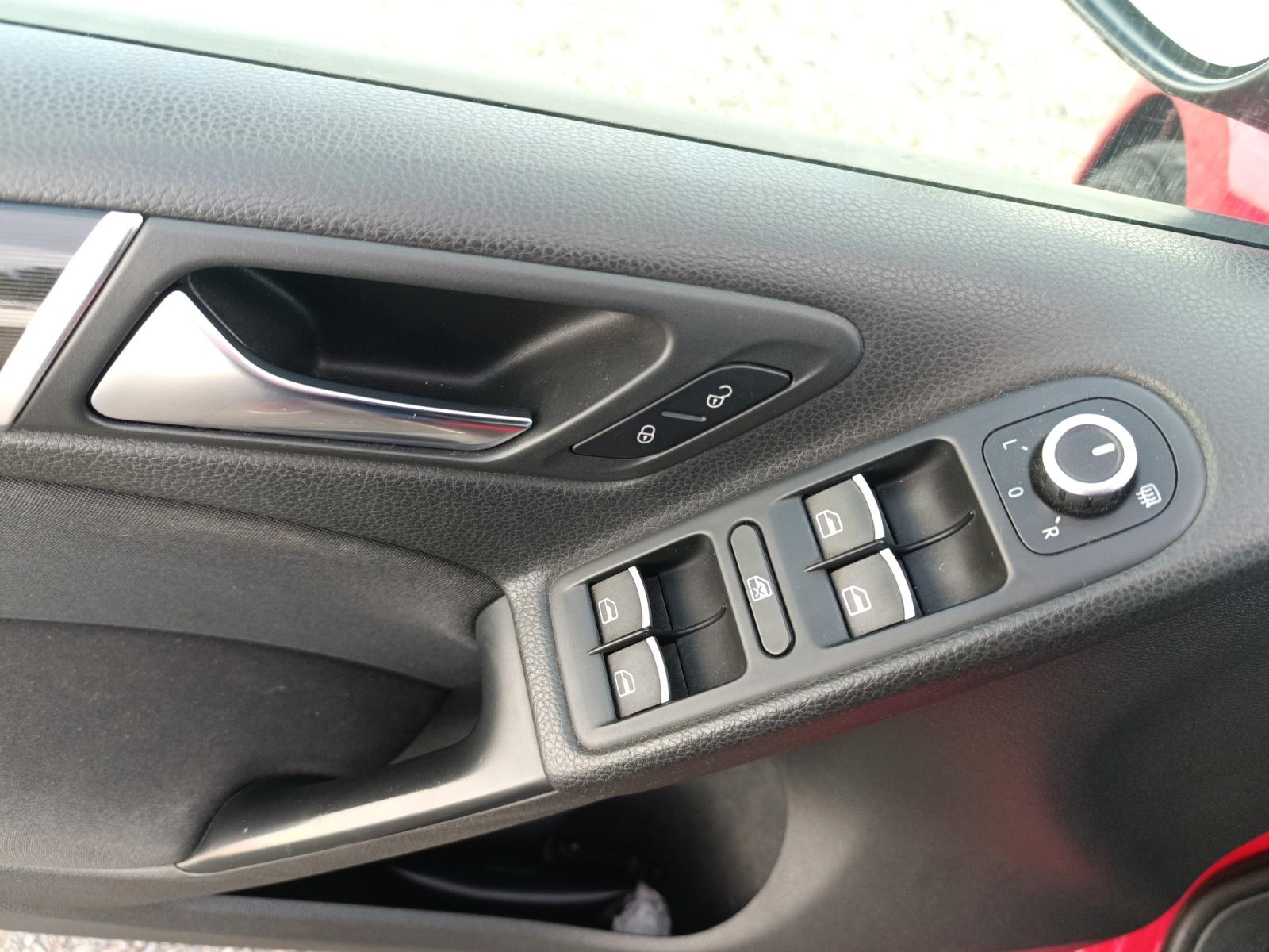 
								VOLKSWAGEN GOLF VI 2.0 TSI 210 CV GTI BVM6 complet									