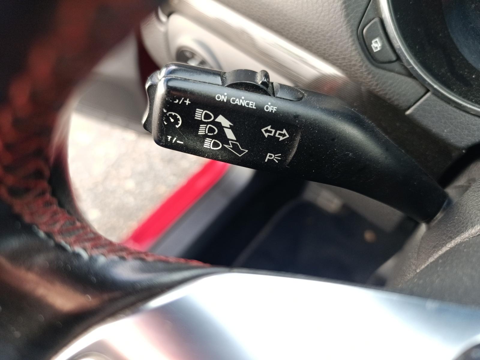 
								VOLKSWAGEN GOLF VI 2.0 TSI 210 CV GTI BVM6 complet									