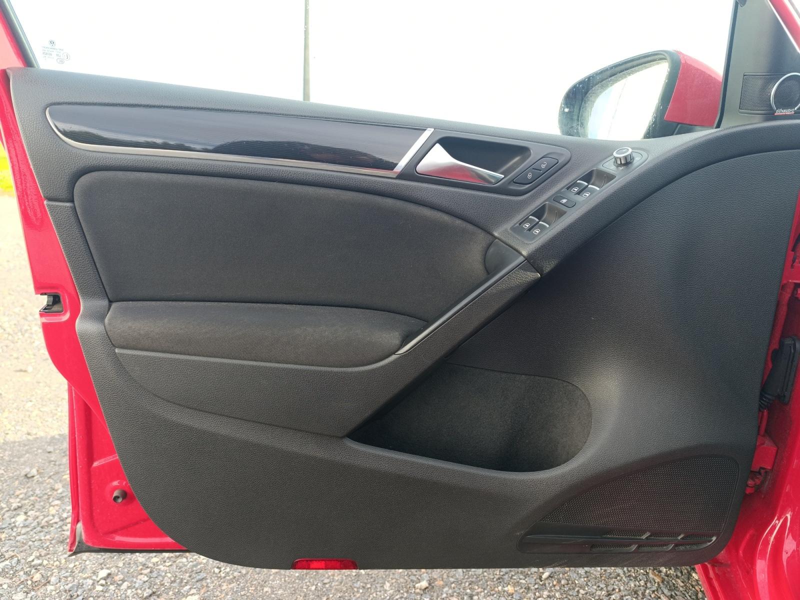 
								VOLKSWAGEN GOLF VI 2.0 TSI 210 CV GTI BVM6 complet									