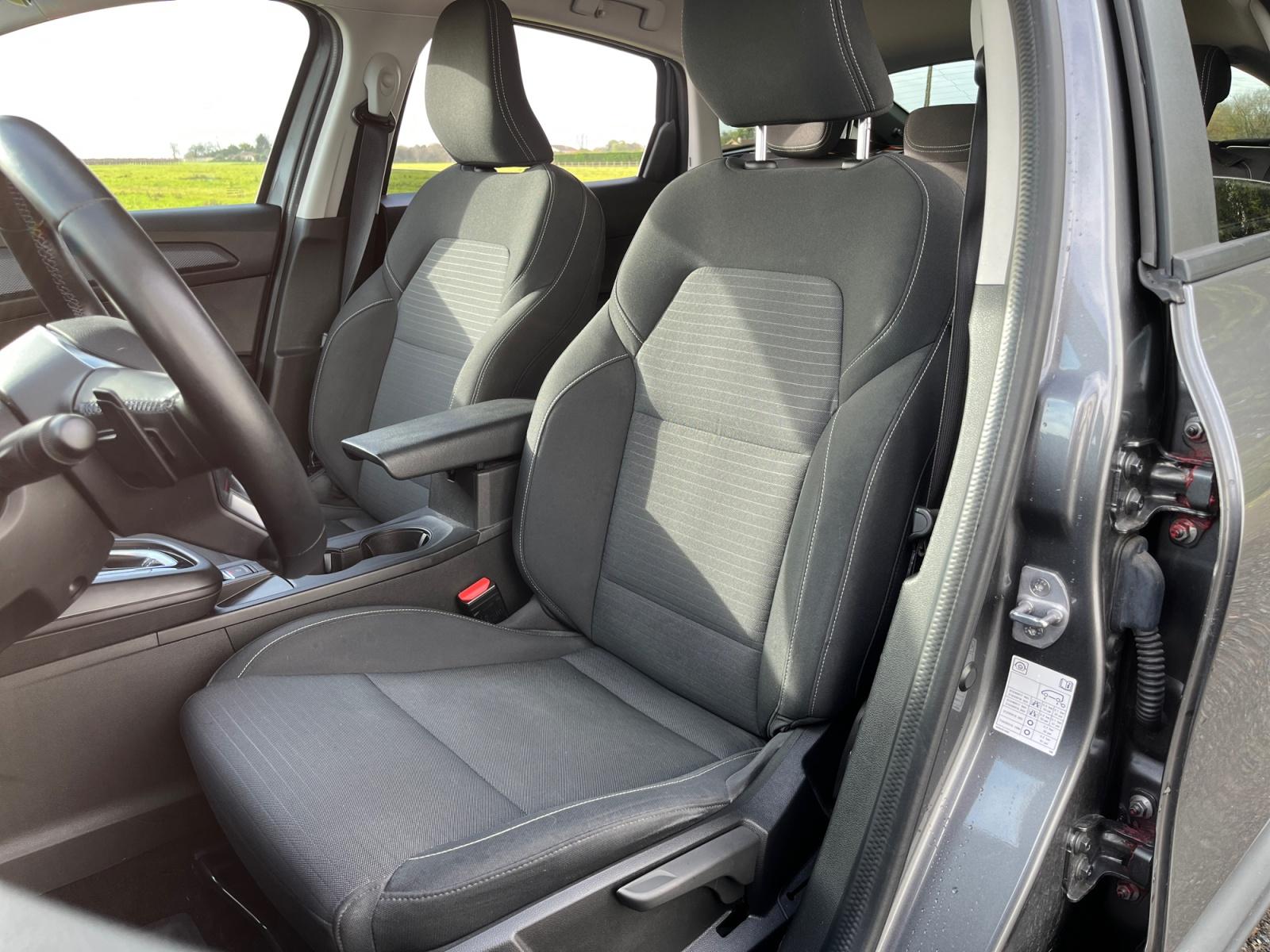 
								RENAULT ARKANA TCe 140 EDC – 22 EVOLUTION complet									