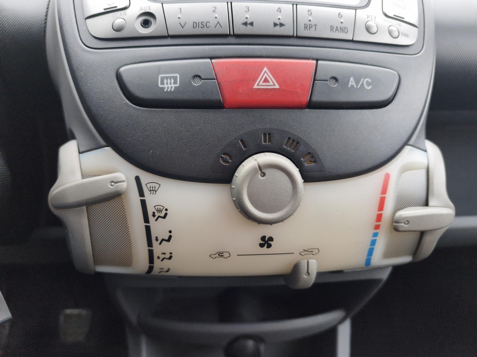 
								PEUGEOT 107 1.0 ESSENCE – BVM5 complet									