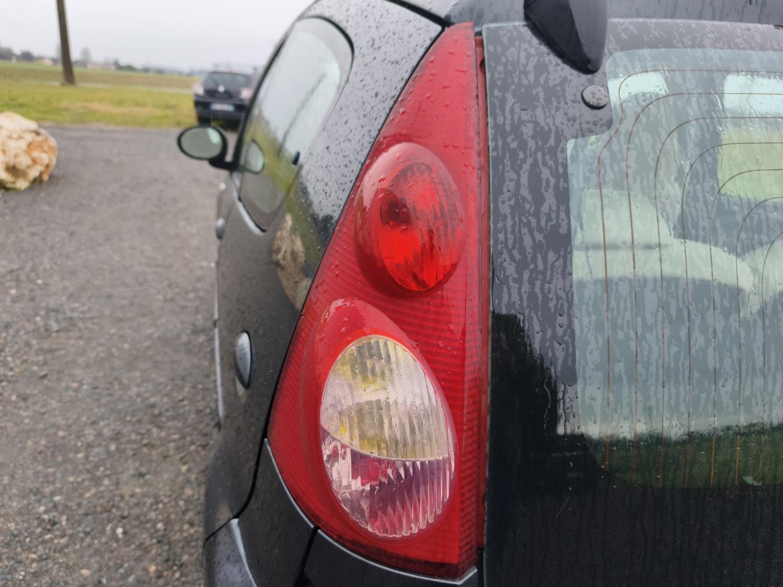 
								PEUGEOT 107 1.0 ESSENCE – BVM5 complet									