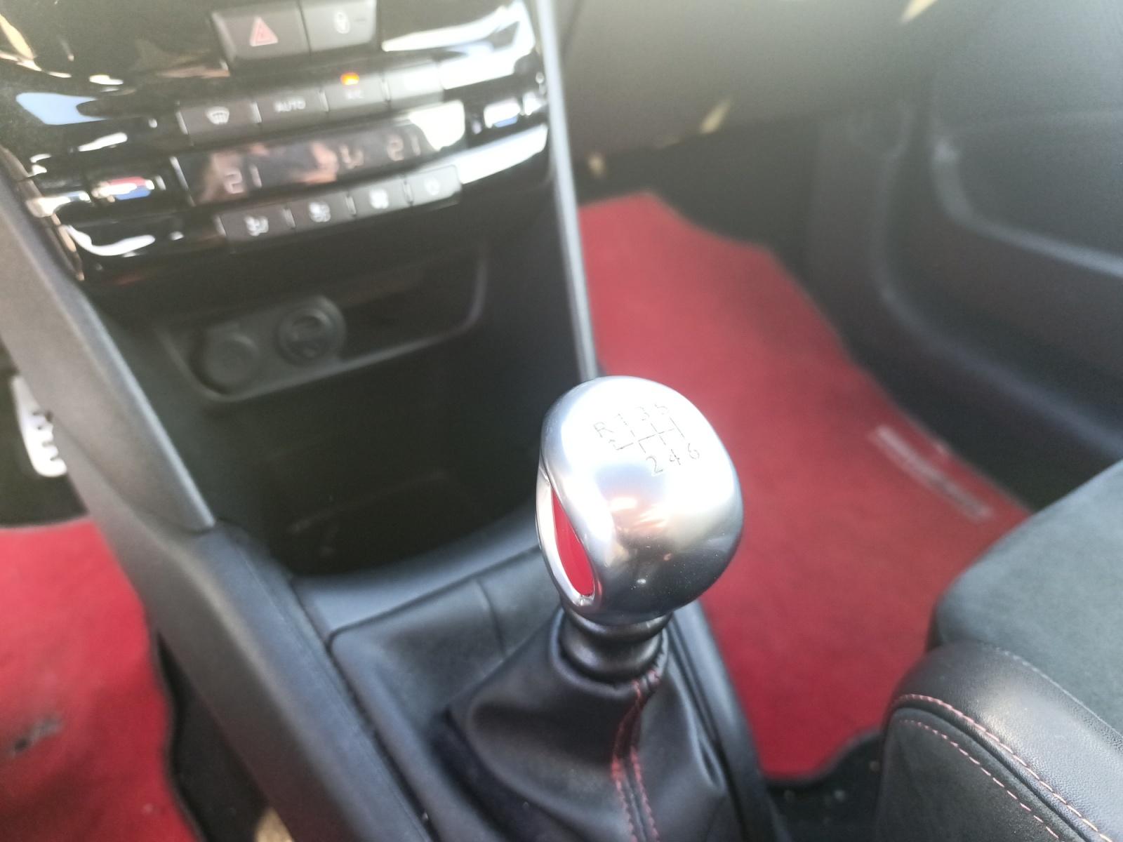 
								PEUGEOT 208 1.6 THP ch SS BVM6 GTi By Peugeot Sport, complet									