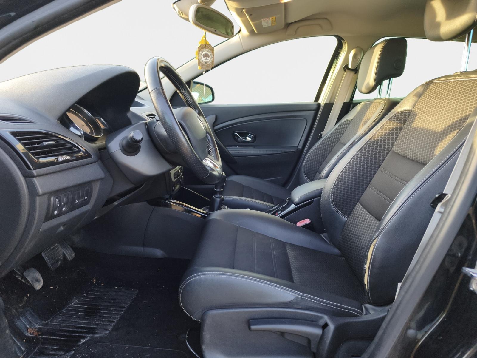 
								RENAULT MEGANE III ESTATE 1.5 dCi 110 Energy eco2 Bose Edition complet									