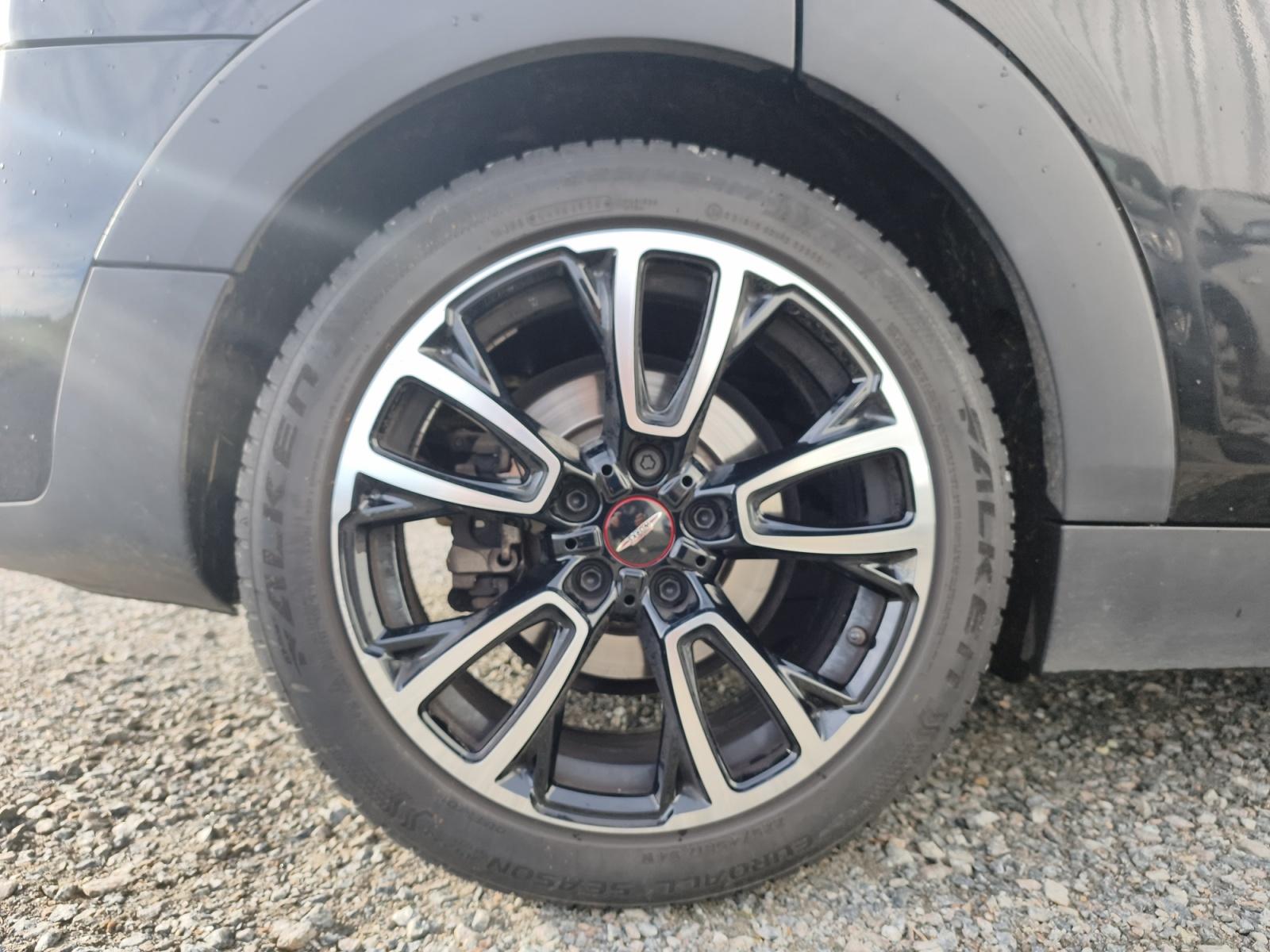 
								MINI CLUBMAN JOHN COOPER WORKS ALL4 – 190 CH – BVA complet									