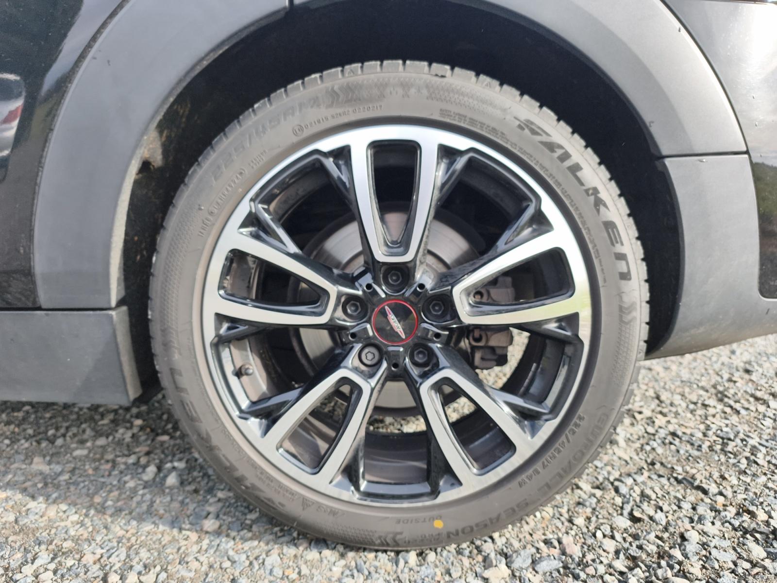 
								MINI CLUBMAN JOHN COOPER WORKS ALL4 – 190 CH – BVA complet									