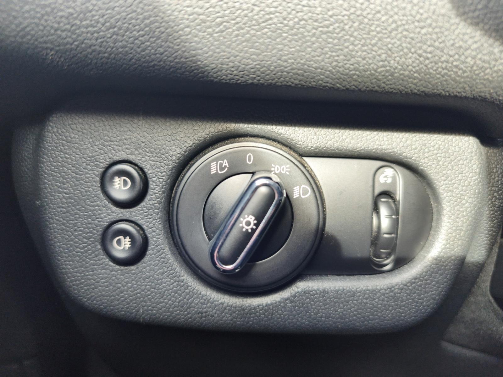 
								MINI CLUBMAN JOHN COOPER WORKS ALL4 – 190 CH – BVA complet									