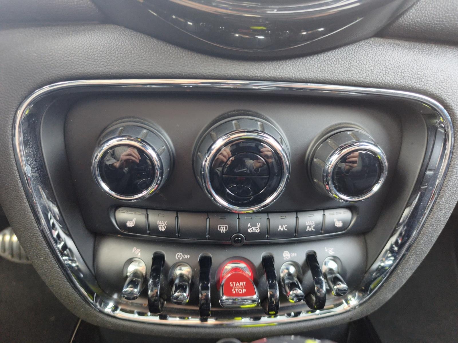 
								MINI CLUBMAN JOHN COOPER WORKS ALL4 – 190 CH – BVA complet									