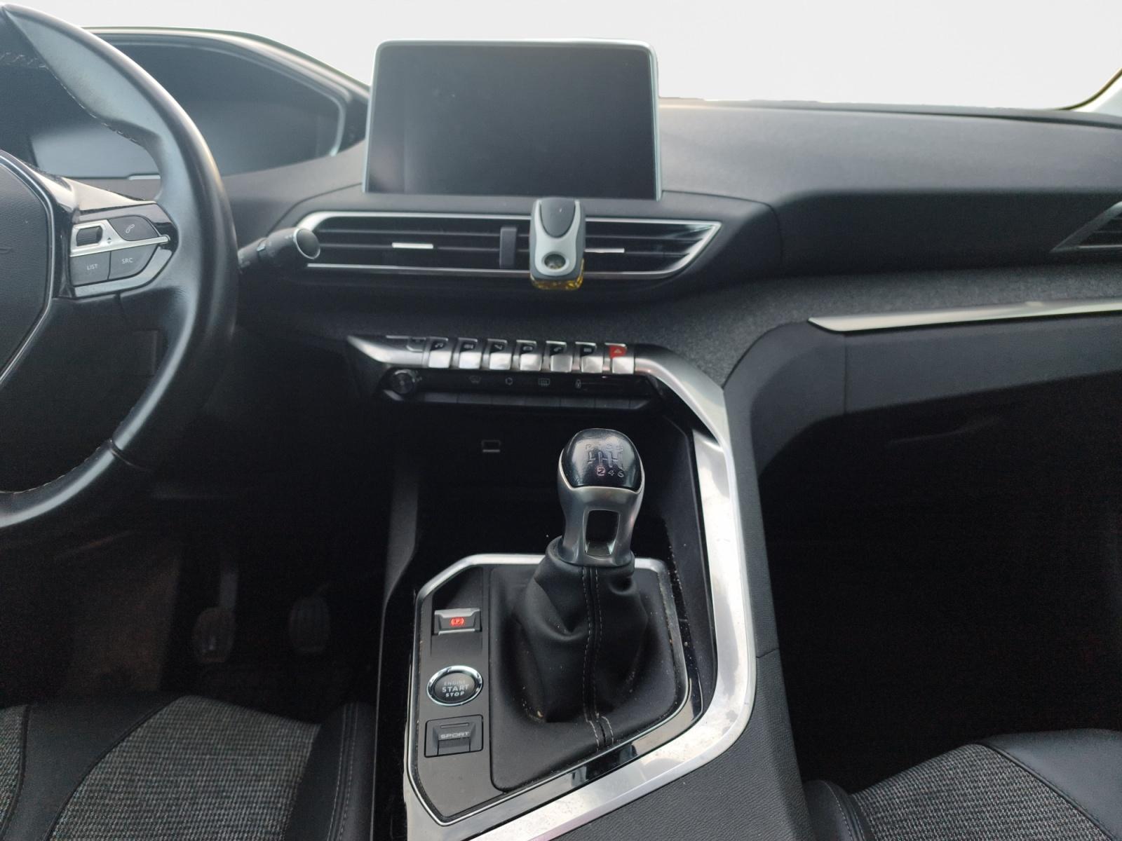 
								PEUGEOT 3008 BlueHDi 130ch S&S BVM6 Allure complet									