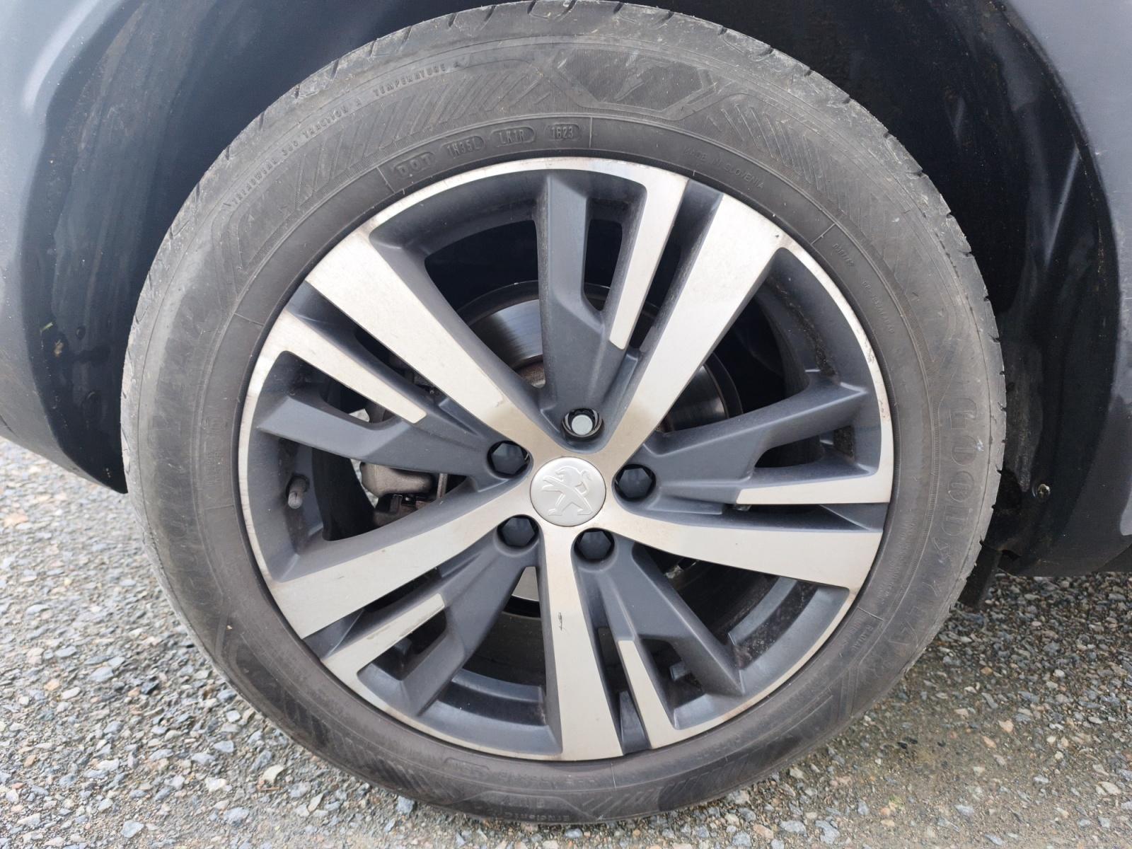 
								PEUGEOT 3008 BlueHDi 130ch S&S BVM6 Allure complet									