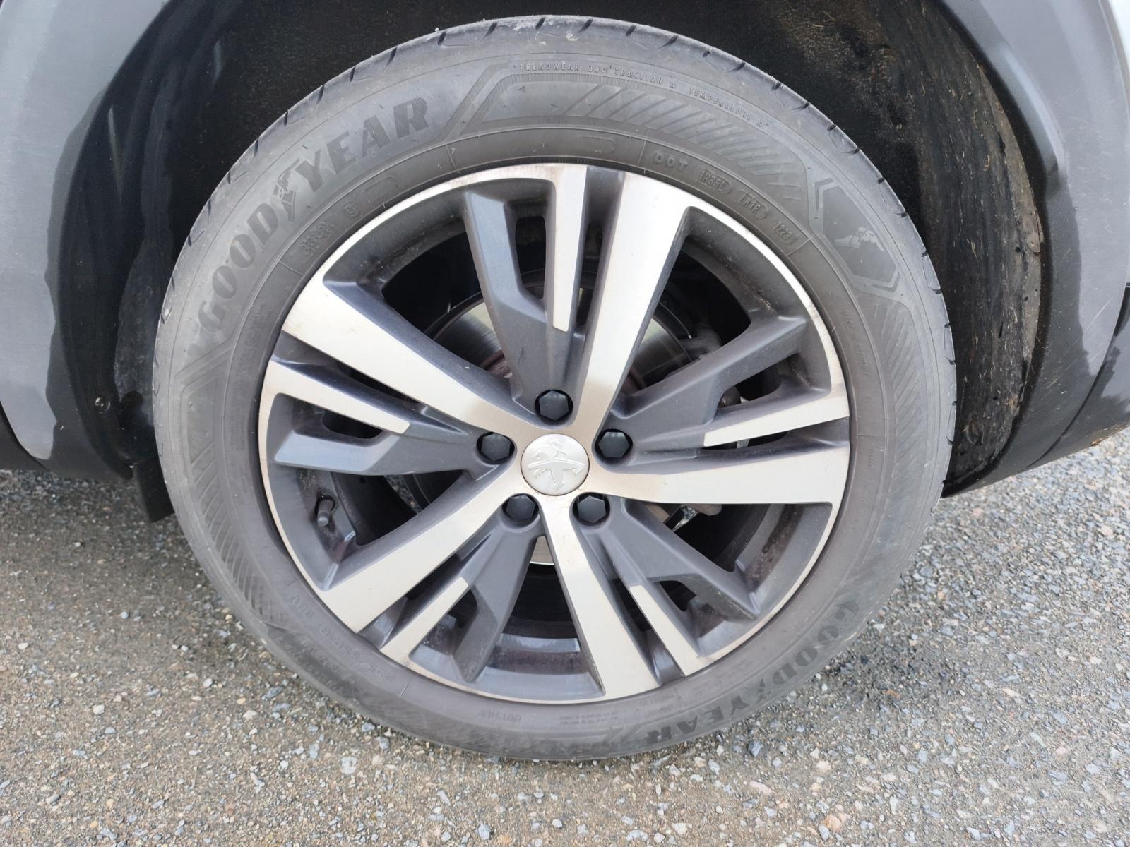 
								PEUGEOT 3008 BlueHDi 130ch S&S BVM6 Allure complet									