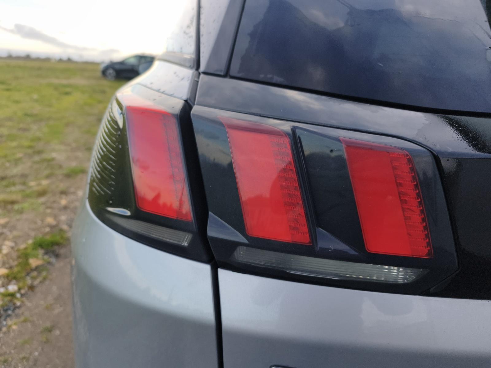 
								PEUGEOT 3008 BlueHDi 130ch S&S BVM6 Allure complet									