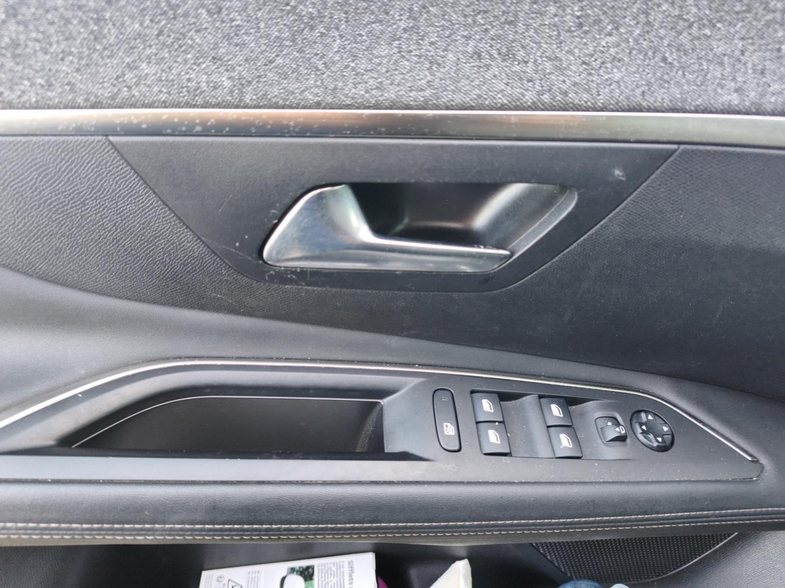 
								PEUGEOT 3008 BlueHDi 130ch S&S BVM6 Allure complet									