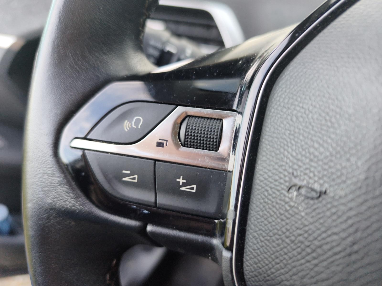 
								PEUGEOT 3008 BlueHDi 130ch S&S BVM6 Allure complet									